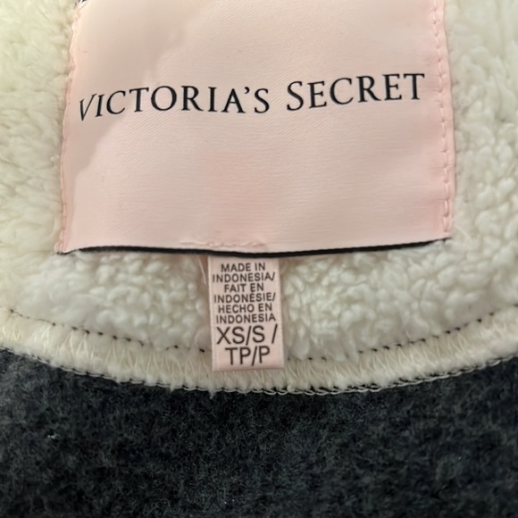 Sherpa lined hood robe Victoria’s Secret - Picture 8 of 8